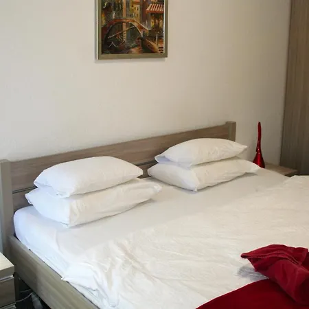 公寓 Napsugar Vendeghaz 巴拉顿菲赖德