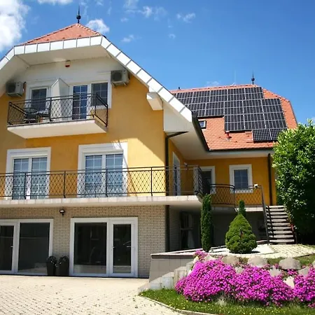 Napsugar Vendeghaz 公寓 巴拉顿菲赖德